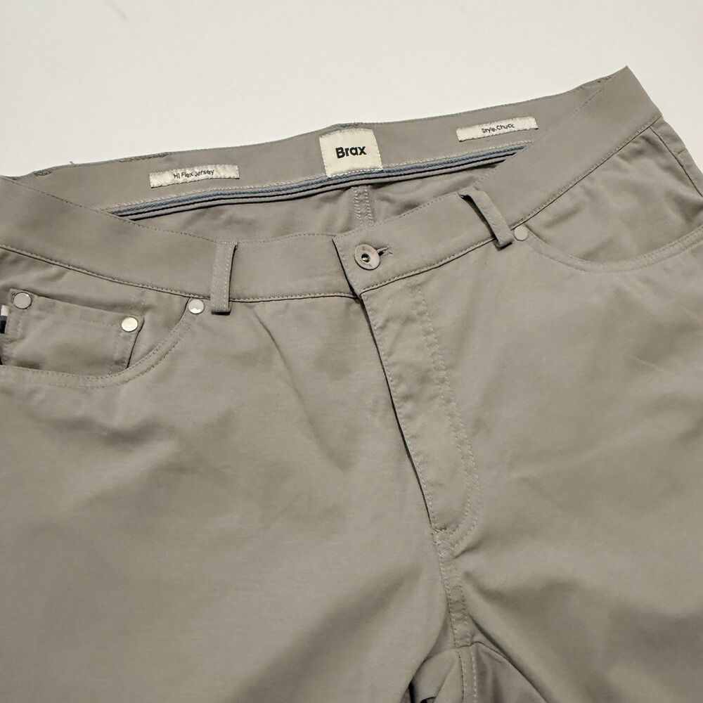 BRAX Chuck Men’s 34x29 Light Gray Modern Fit Hi Flex Stretch Chino Pants
